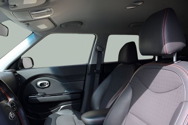 Used 2018 Kia Soul ! FWD image 12