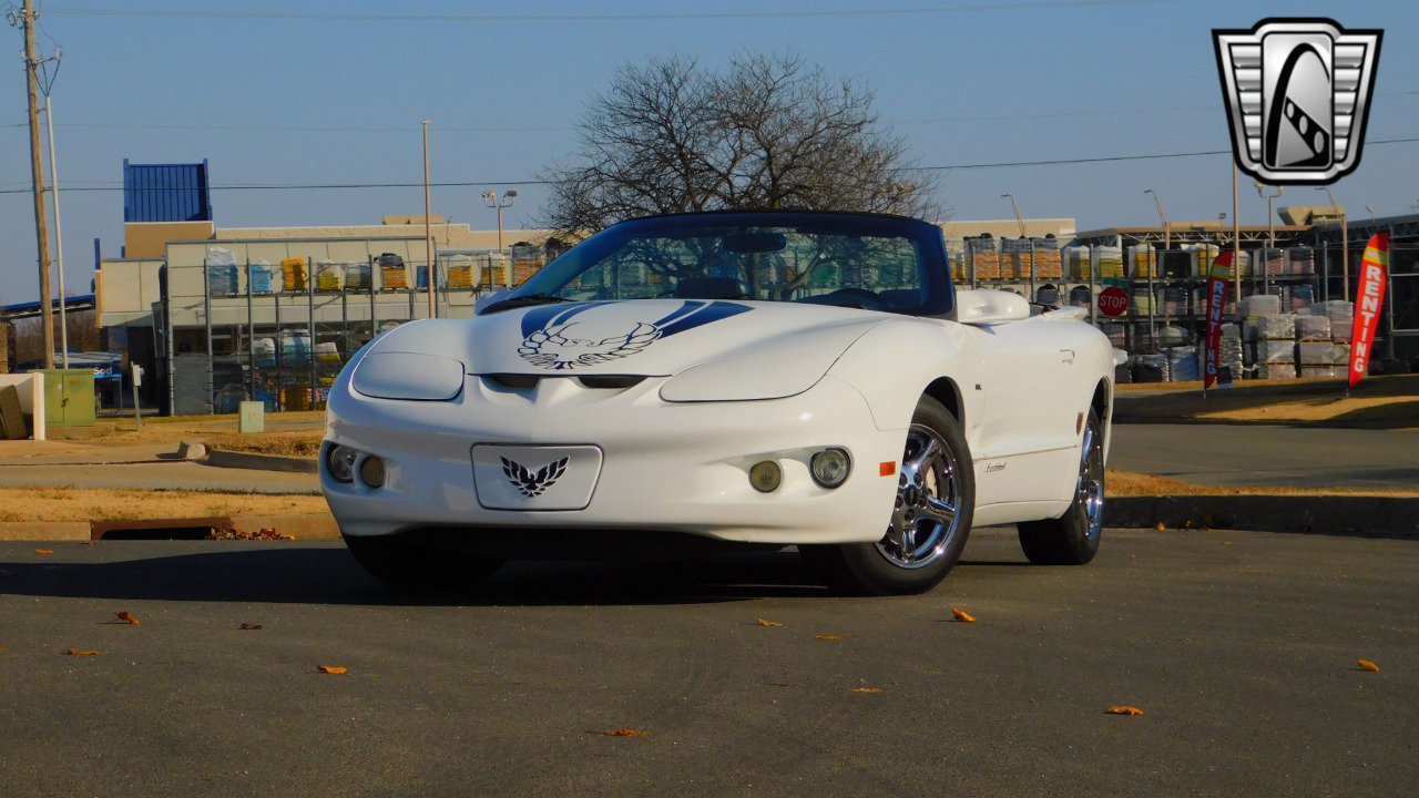 Used 2002 Pontiac Firebird Convertible image 2