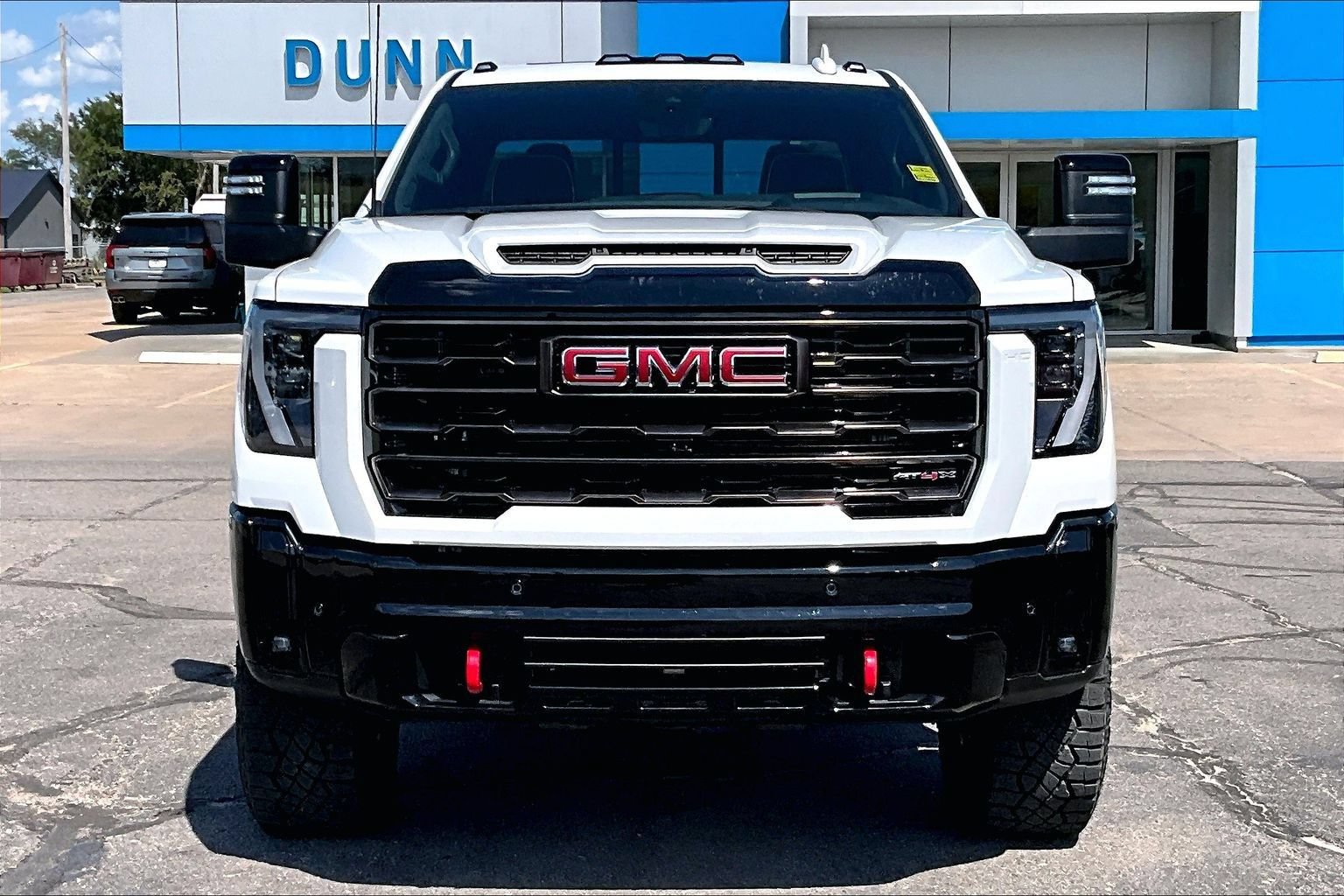 Used 2025 GMC Sierra 2500 AT4X AWD/4WD image 3
