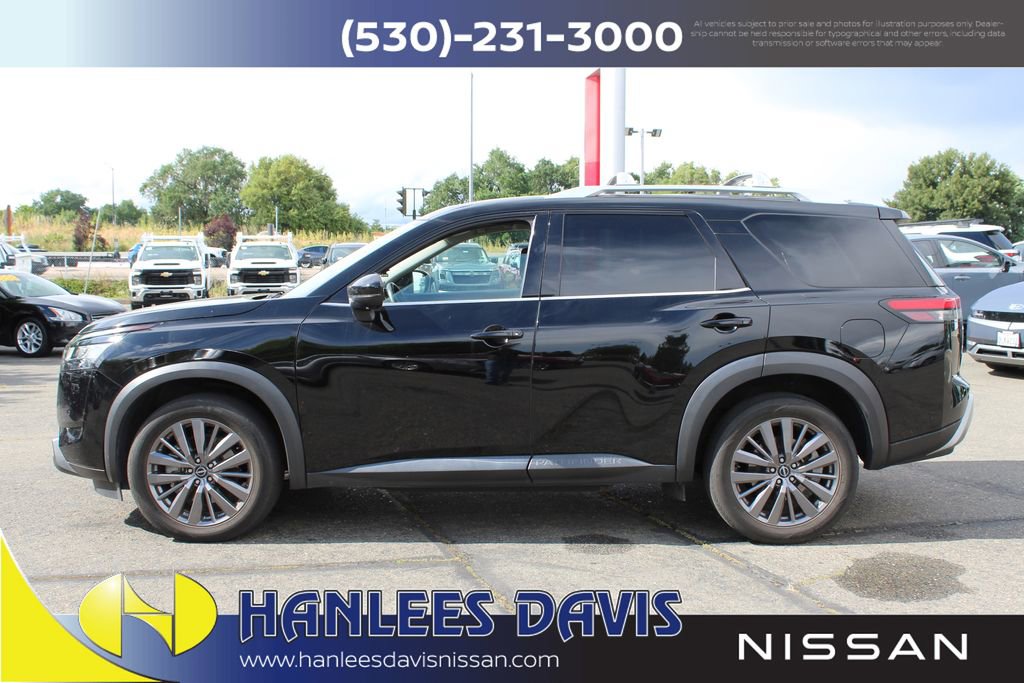 Used 2023 Nissan Pathfinder SL w/ SL Premium Package image 2