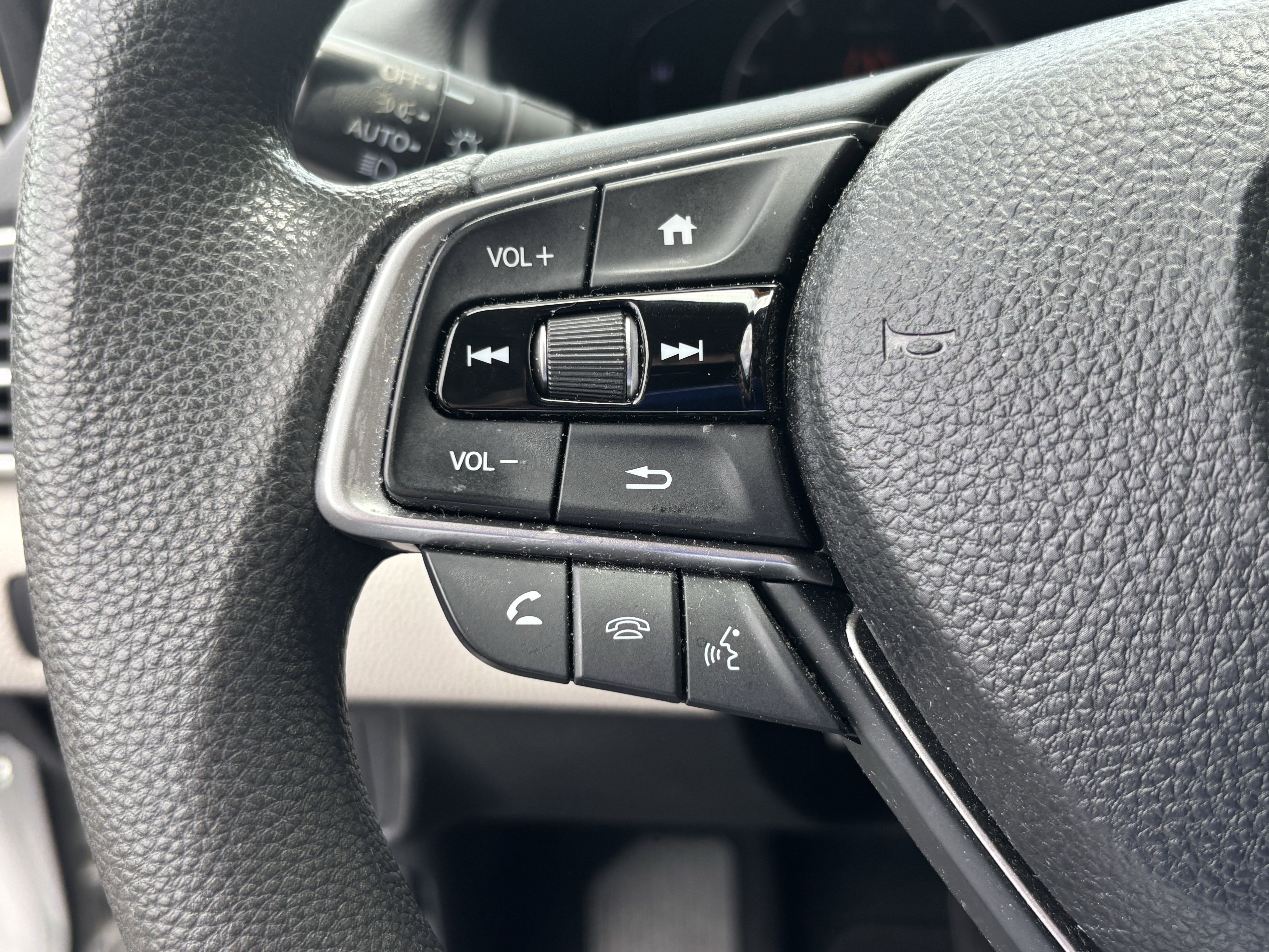 Used 2018 Honda Accord EX image 19