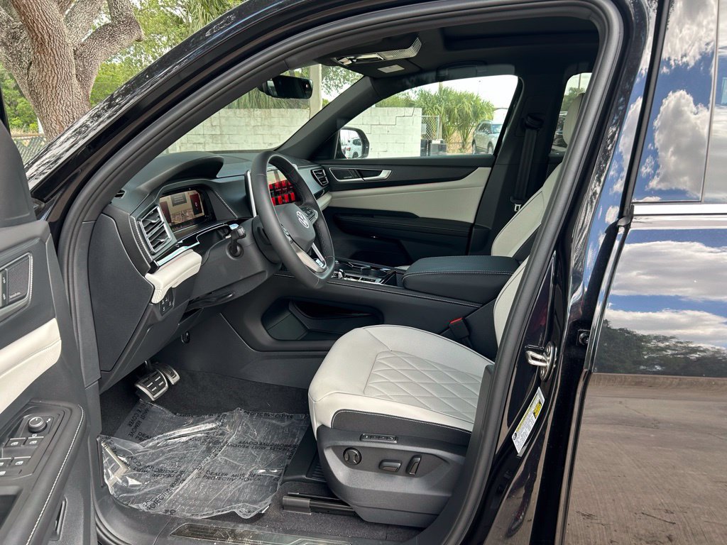 New 2026 Volkswagen Atlas Cross Sport SEL Premium R-Line AWD/4WD image 15