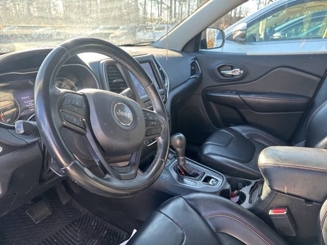 Used 2019 Jeep Cherokee Trailhawk image 11