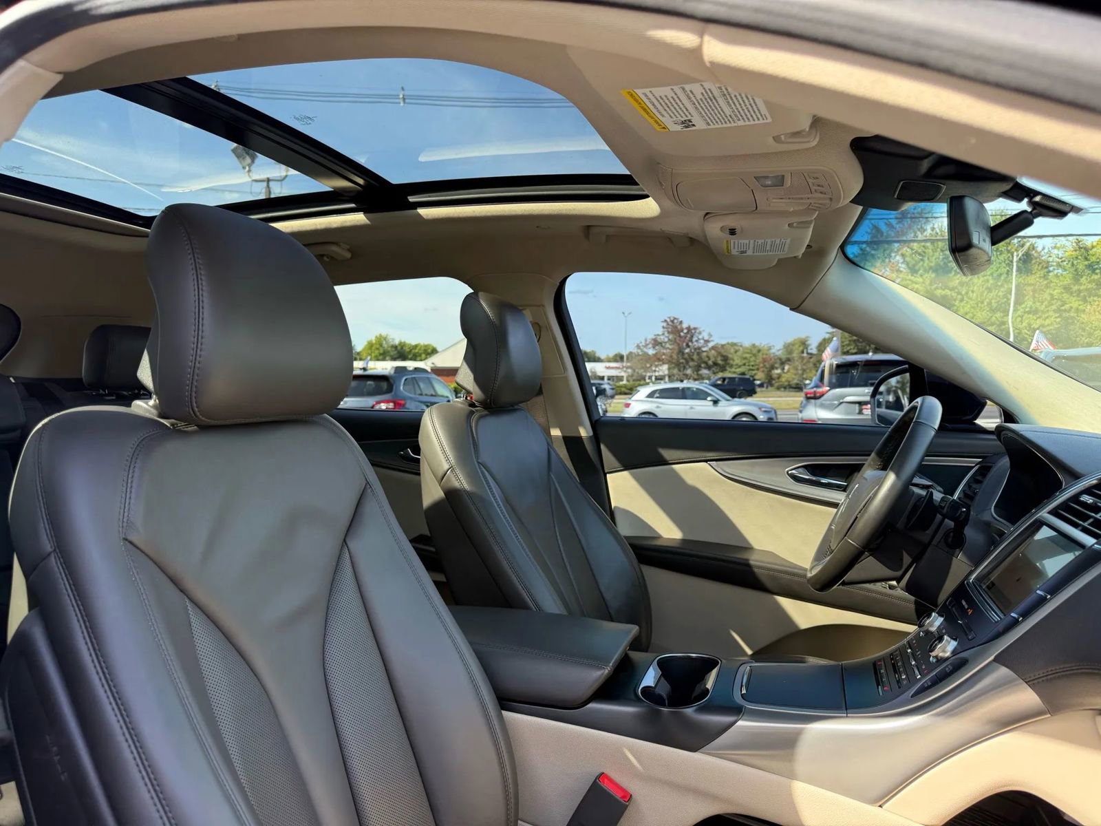 Used 2019 Lincoln Nautilus Select image 51