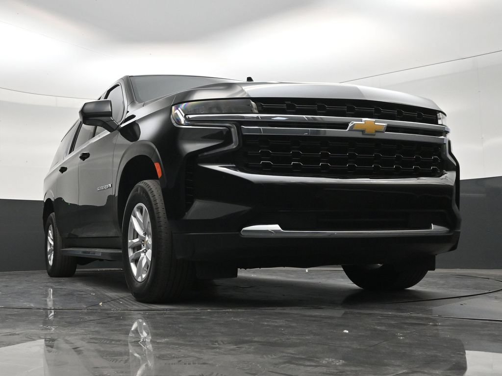 Used 2024 Chevrolet Suburban LS RWD image 25