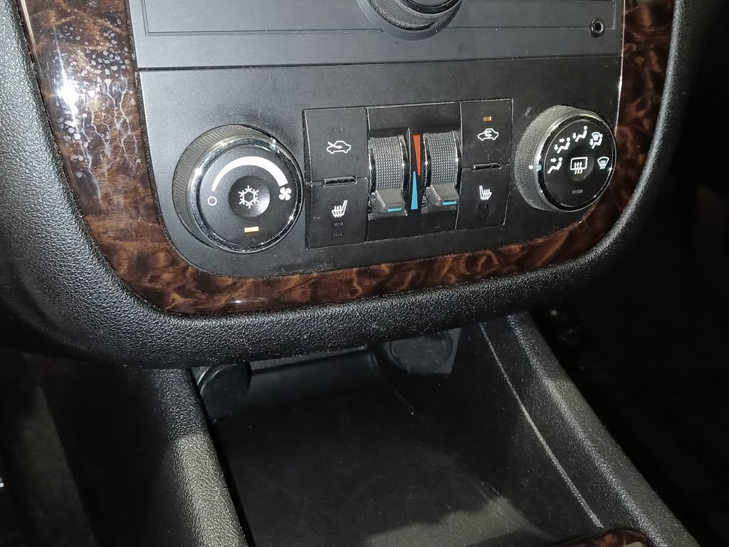 Used 2013 Chevrolet Impala LTZ FWD image 20