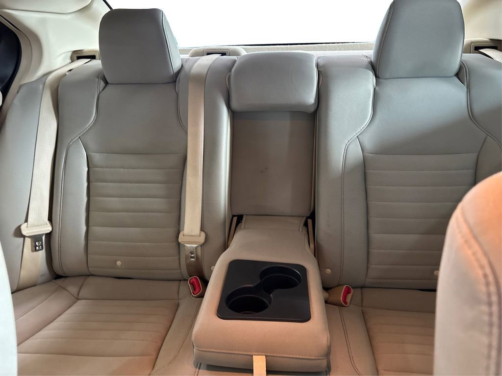 Used 2017 Ford Taurus SE image 19