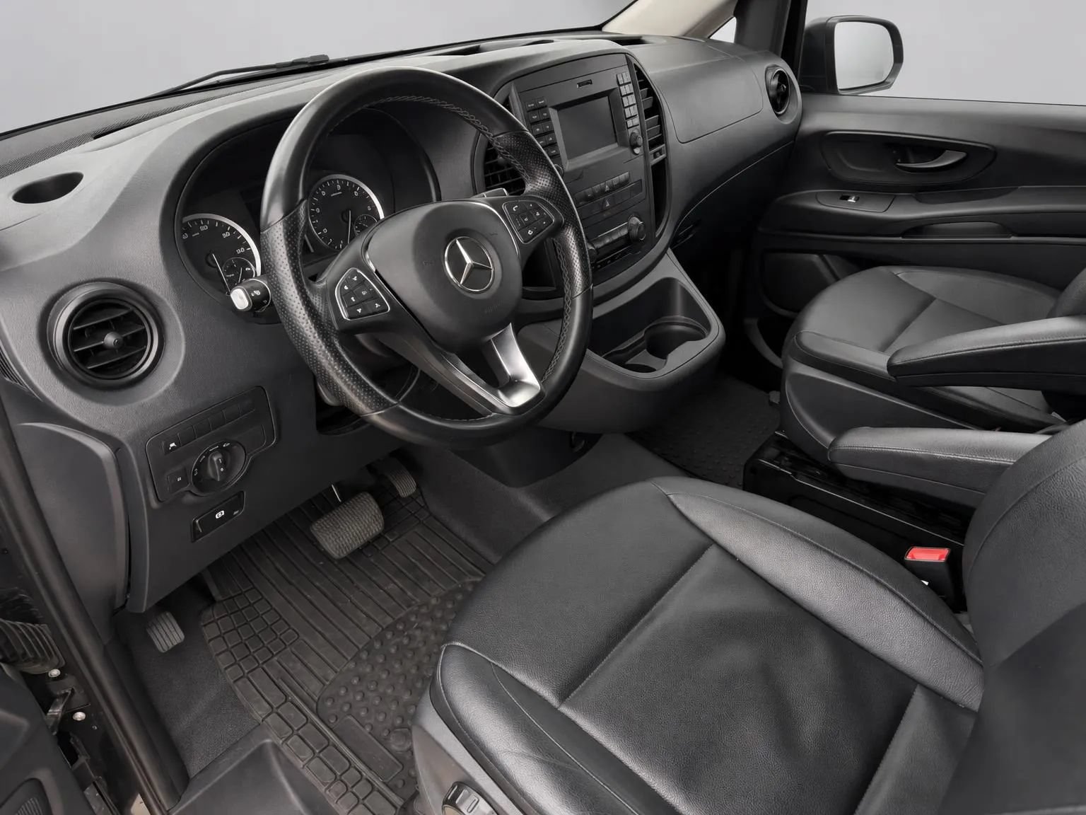 Used 2020 Mercedes-Benz Metris Passenger image 33