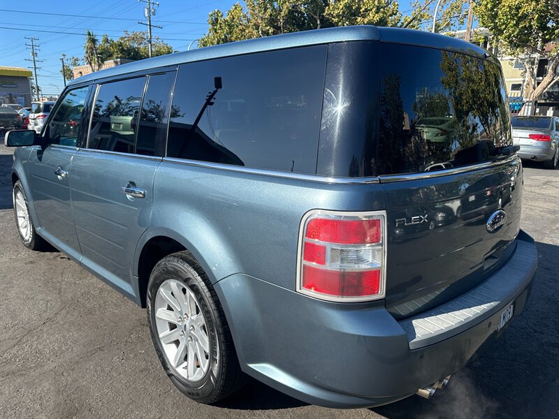 Used 2010 Ford Flex SEL FWD image 7
