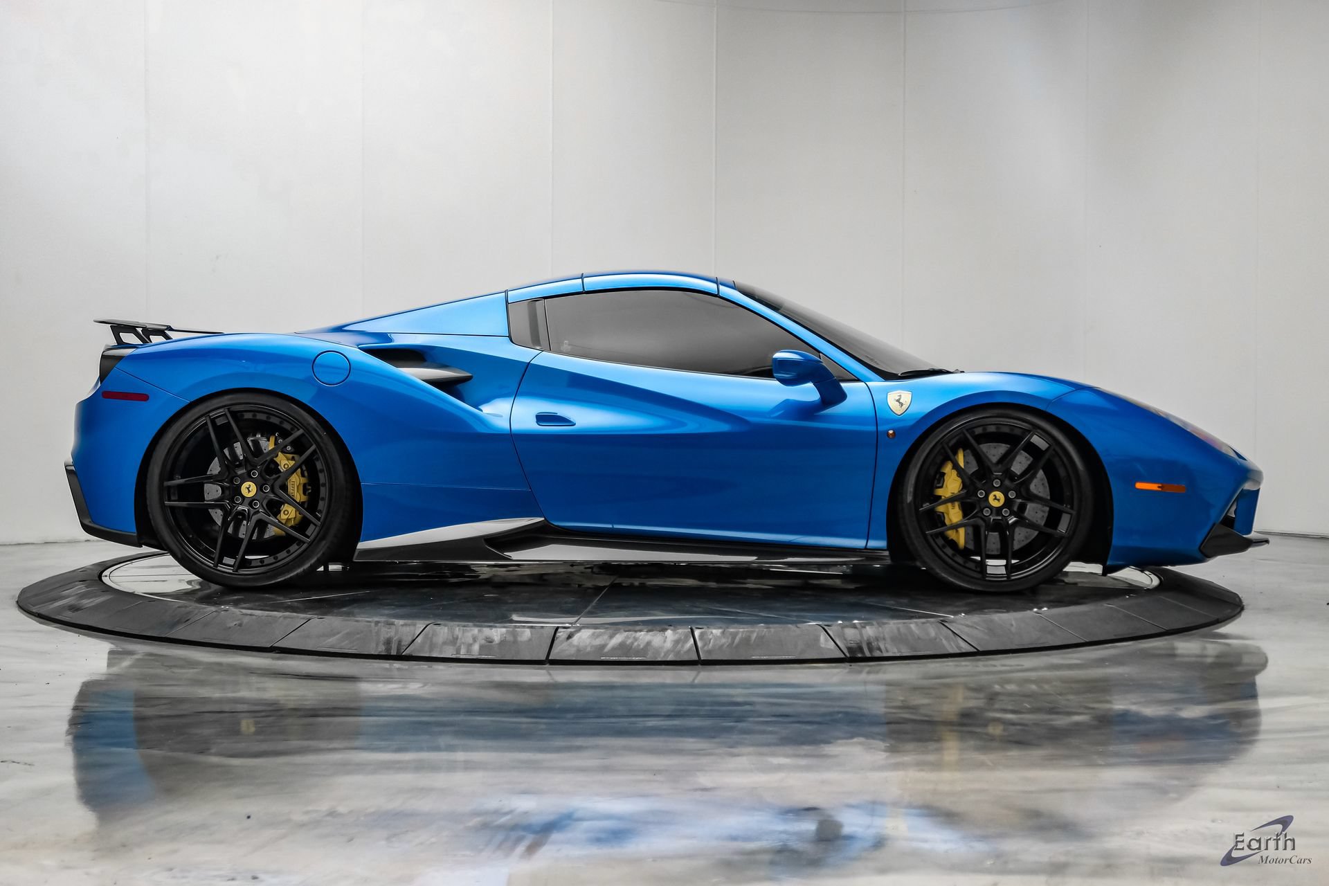 Used 2017 Ferrari 488 Spider RWD image 28
