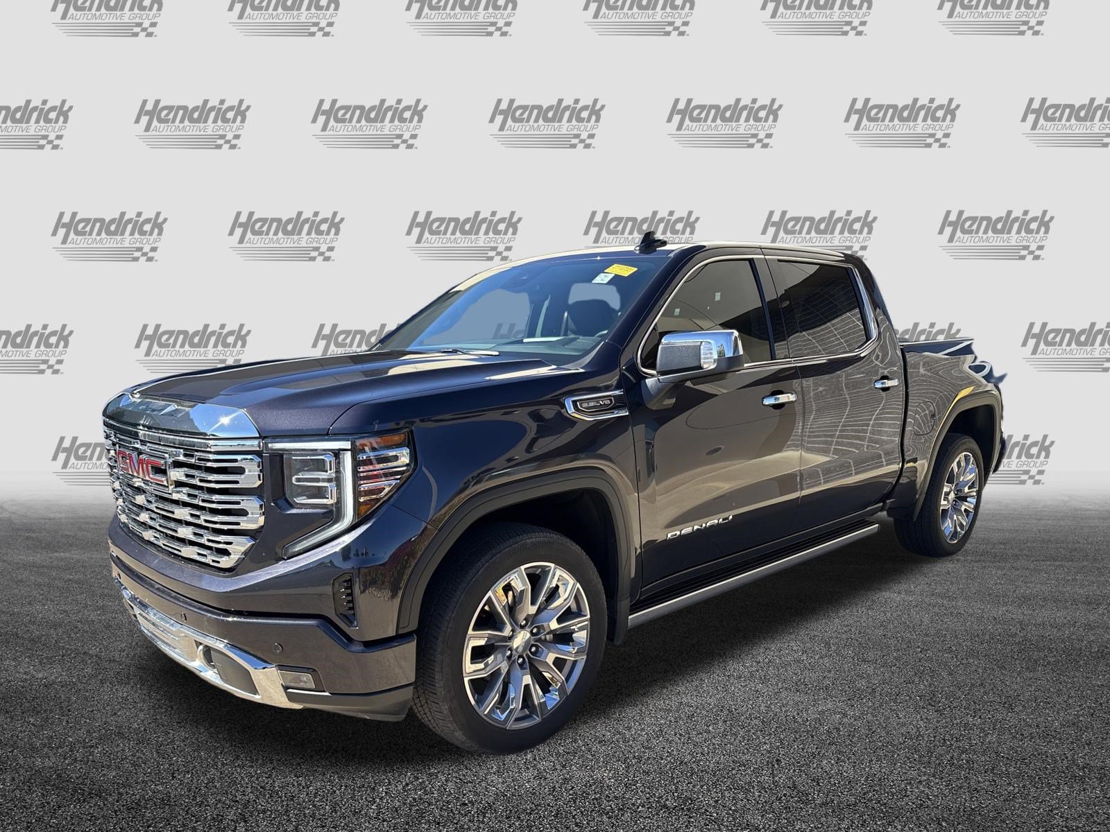 Used 2025 GMC Sierra 1500 Denali w/ Denali Reserve Package AWD/4WD image 5