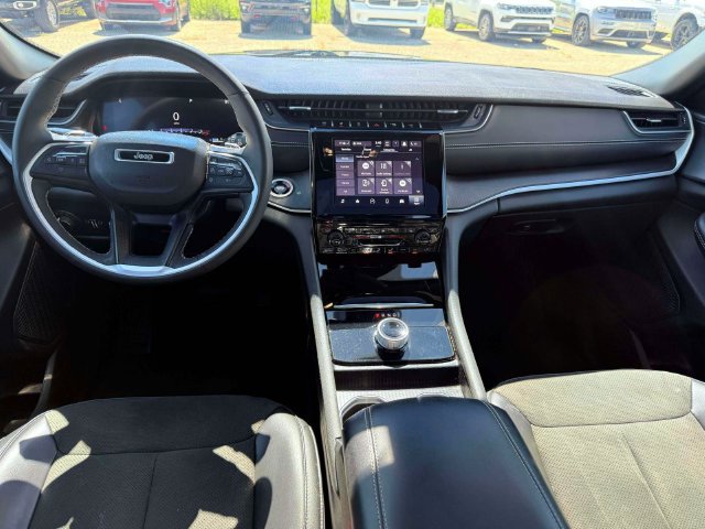 Certified 2024 Jeep Grand Cherokee L Altitude AWD/4WD image 13