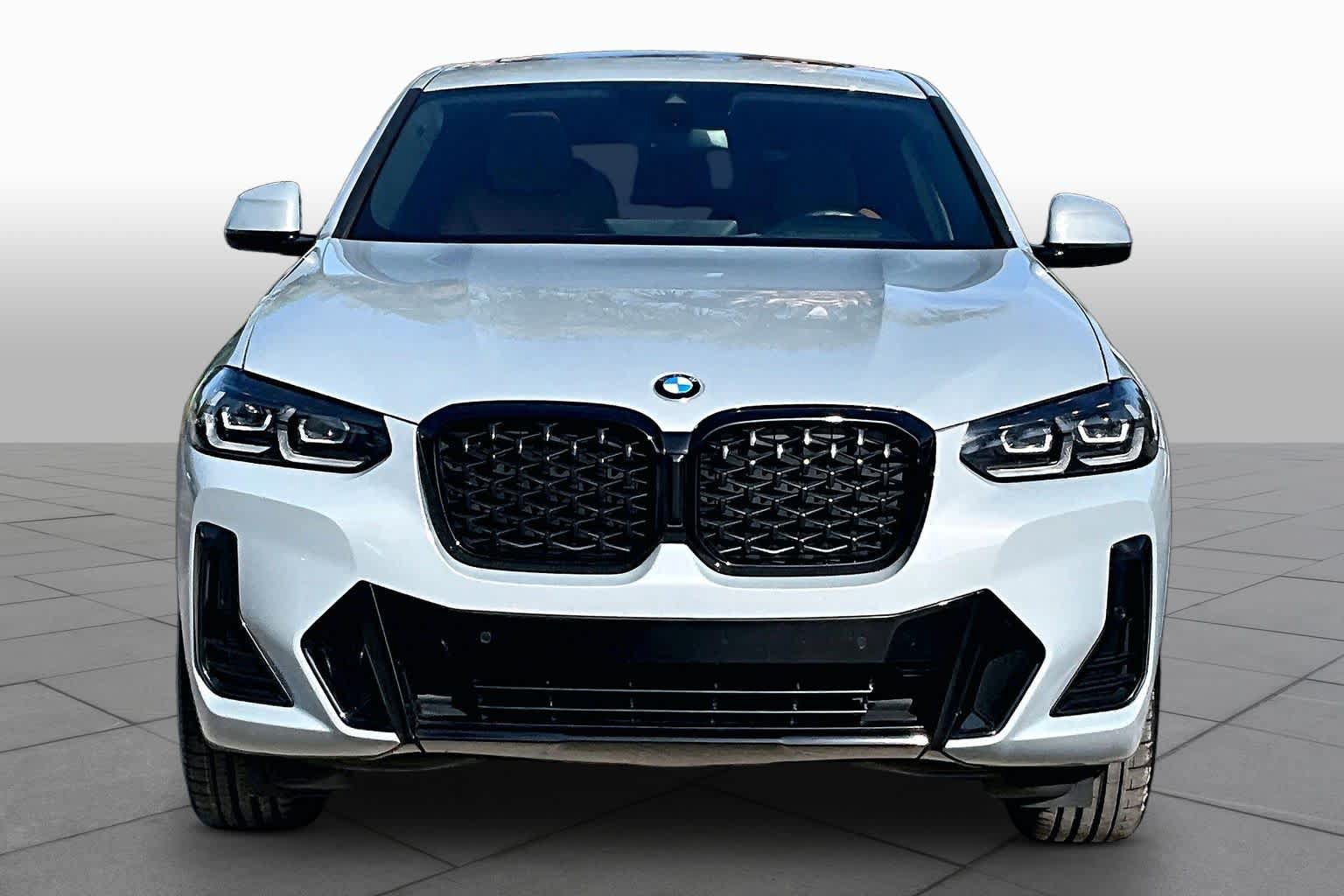 Used 2023 BMW X4 xDrive30i w/ M Sport Package AWD/4WD image 4