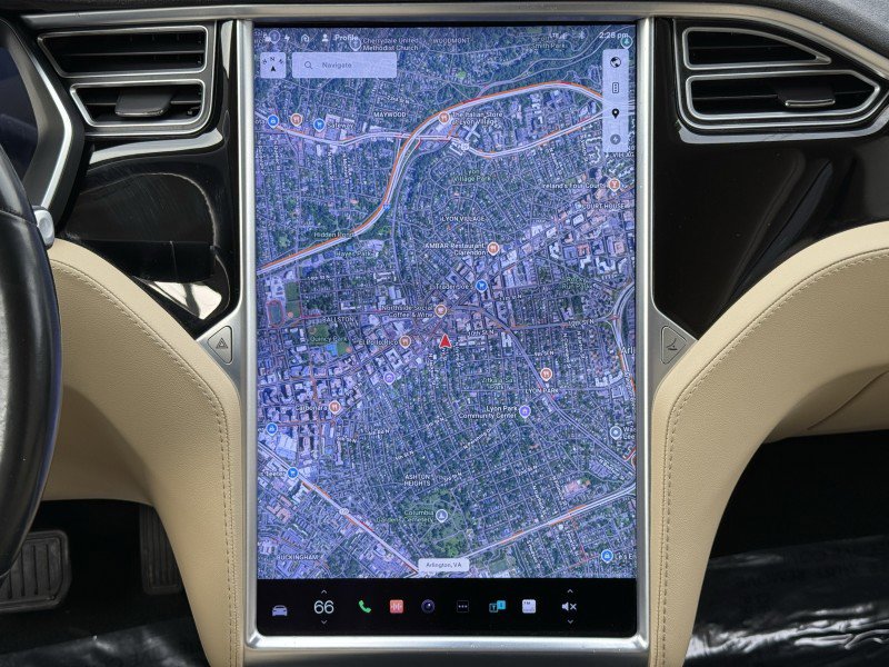 Used 2015 Tesla Model S 85D image 21