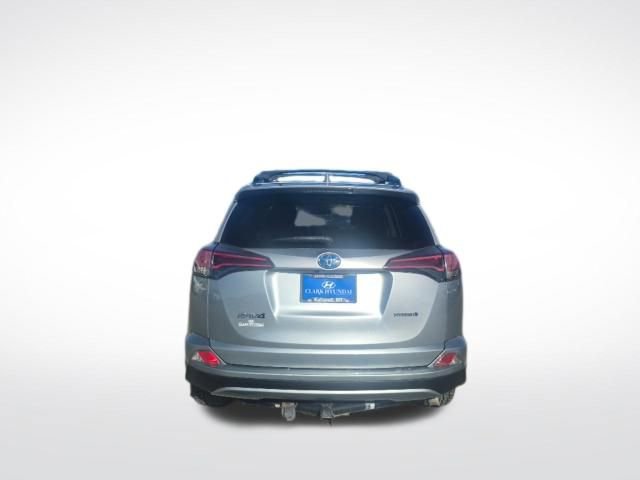 Used 2018 Toyota RAV4 LE image 7