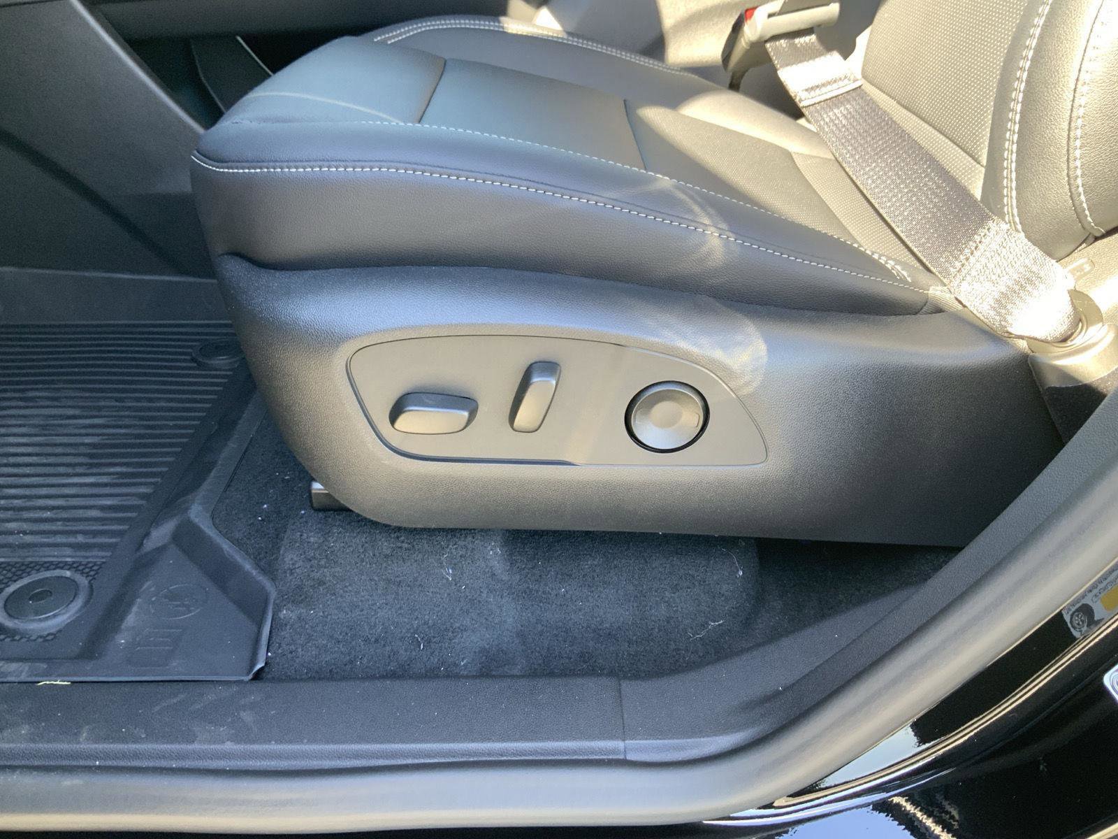 New 2026 Chevrolet Traverse LT w/ Driver Confidence Package image 29