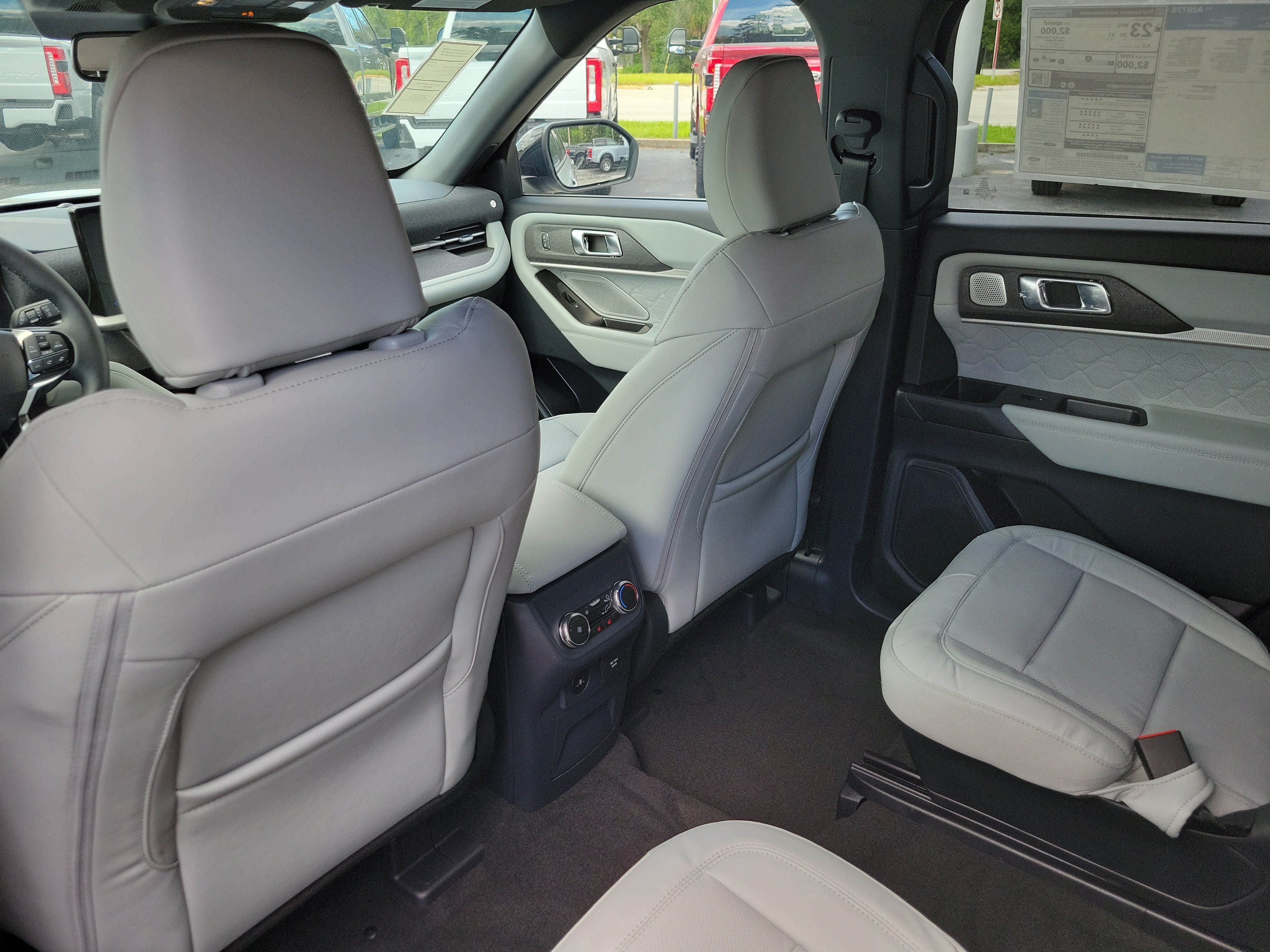 New 2027 Ford Explorer Platinum w/ LUX Leather Package AWD/4WD image 20