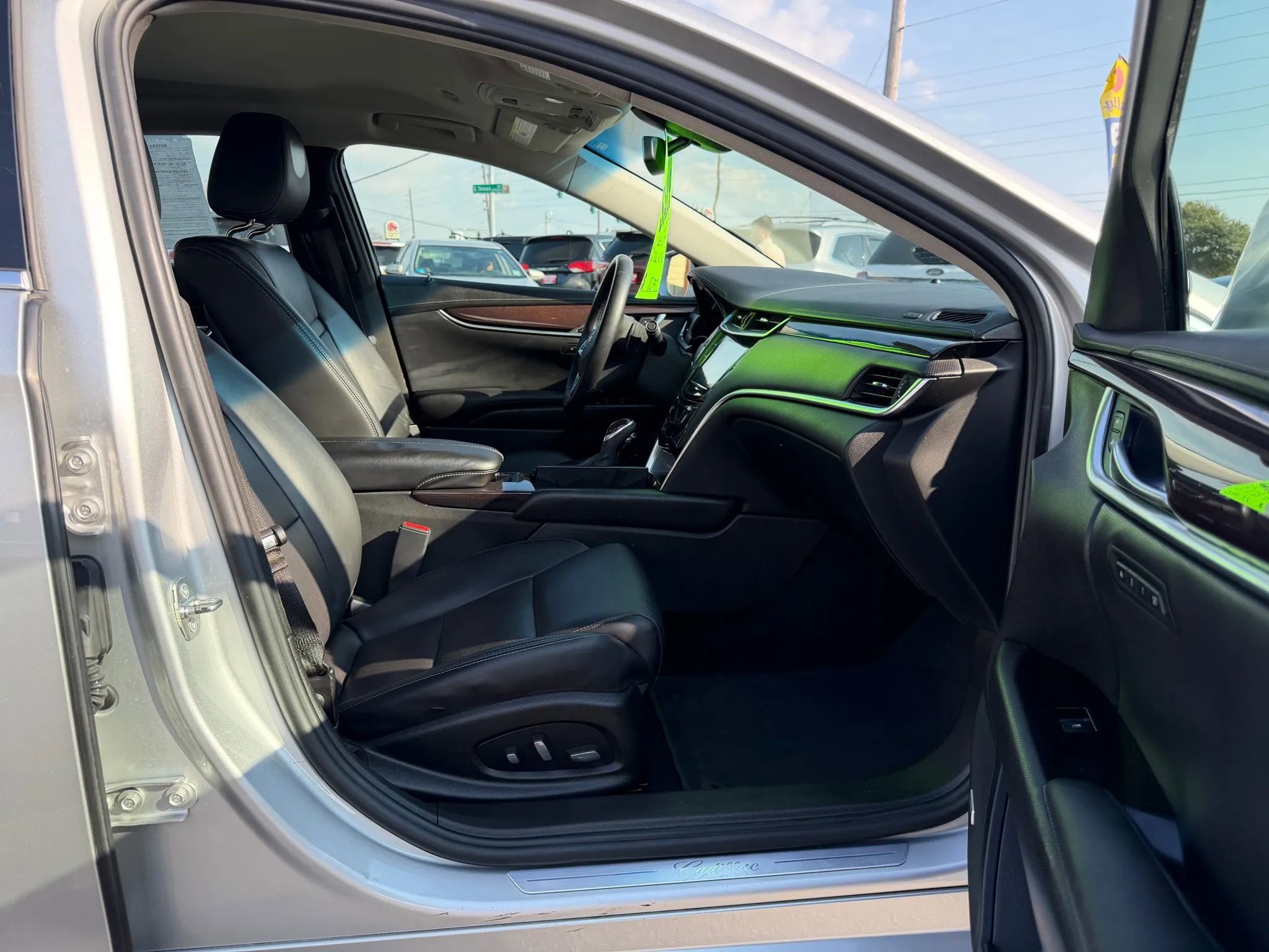 Used 2015 Cadillac XTS Luxury FWD image 11