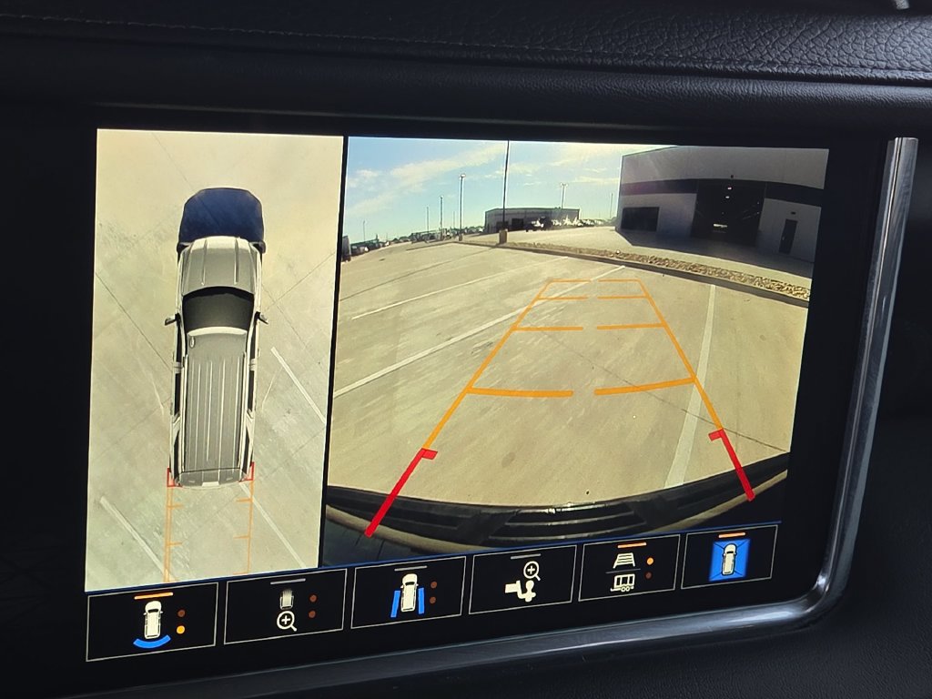 Used 2023 GMC Yukon Denali RWD image 18
