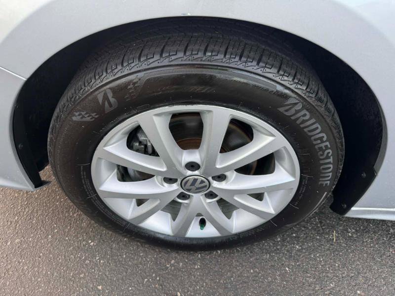Used 2015 Volkswagen Jetta SE FWD image 22