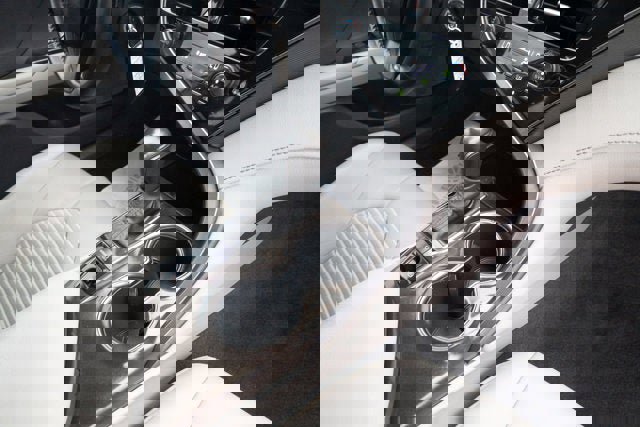 Used 2023 Toyota Camry SE image 39