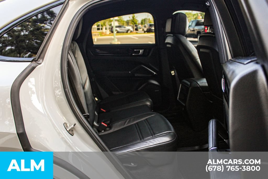 Used 2023 Porsche Cayenne S w/ Premium Package AWD/4WD image 18