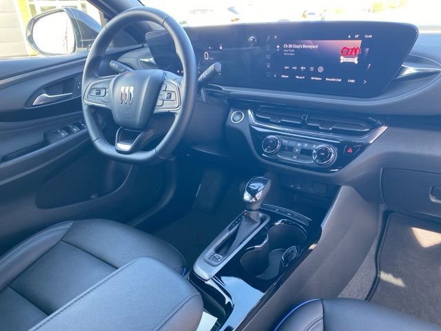 Used 2025 Buick Envista Sport Touring image 7