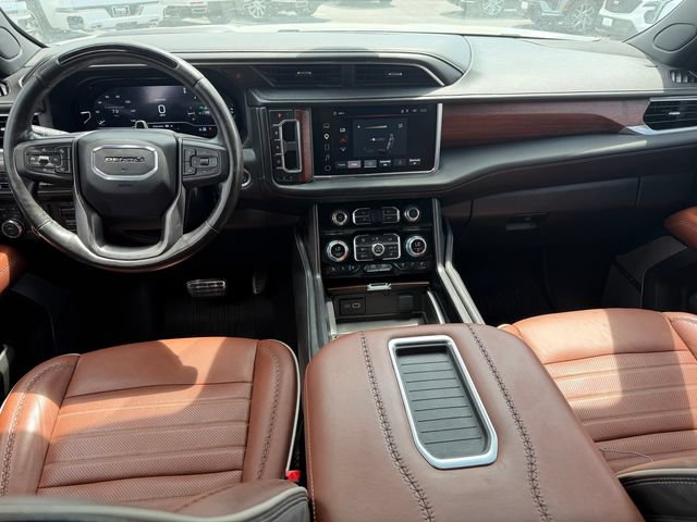 Used 2023 GMC Yukon XL Denali Ultimate AWD/4WD image 11