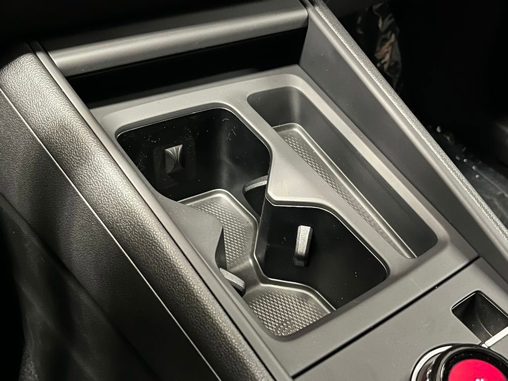 New 2025 Volkswagen Tiguan SE R-Line image 13