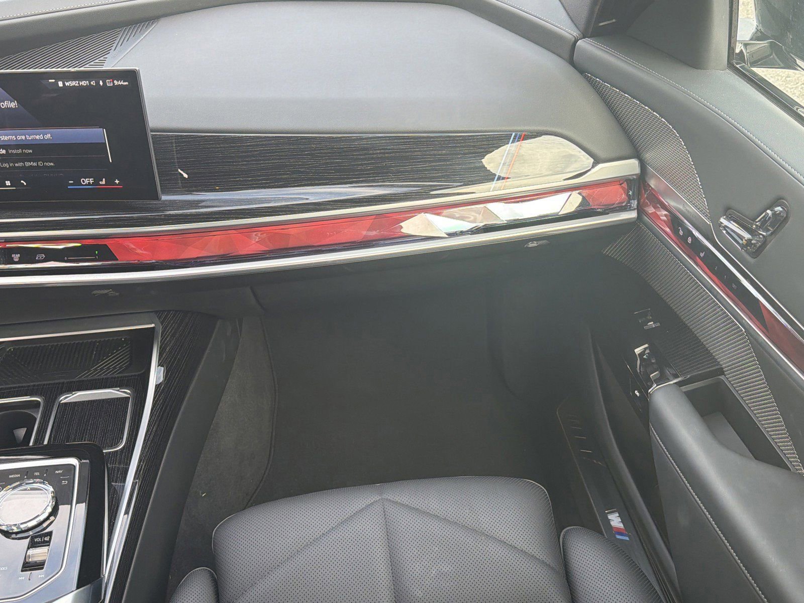 Certified 2025 BMW 740i xDrive AWD/4WD image 14