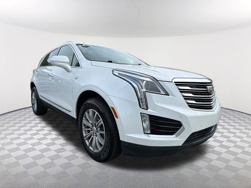 Used 2018 Cadillac XT5 Luxury w/ Driver Awareness Package image 3