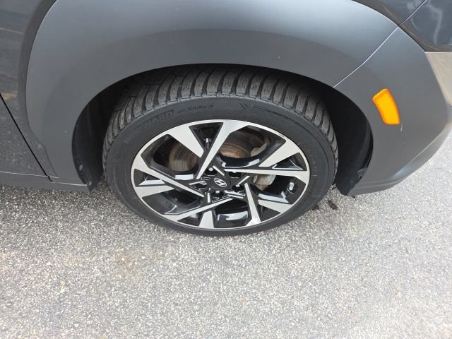 Used 2022 Hyundai Kona Limited FWD image 31