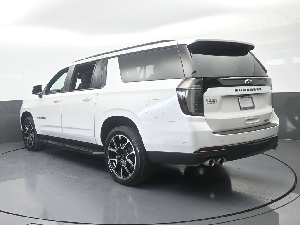 Used 2025 Chevrolet Suburban RST w/ Comfort Package RWD image 4