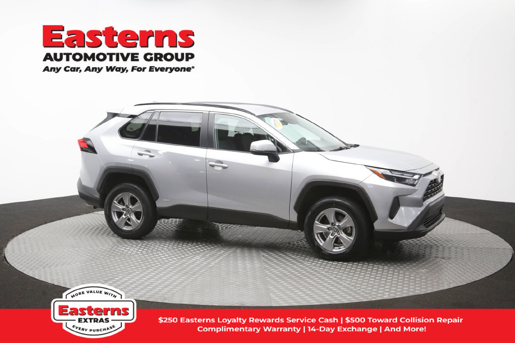 Used 2024 Toyota RAV4 XLE AWD/4WD image 46