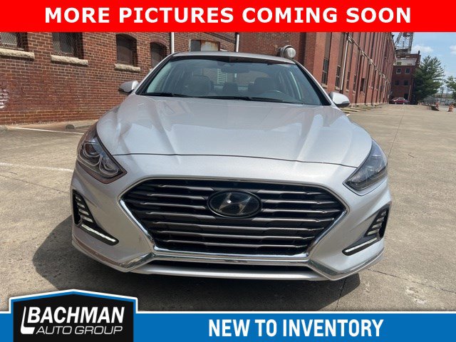 Used 2018 Hyundai Sonata Limited w/ Limited Ultimate Package 03 FWD image 3