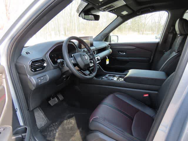 New 2026 Honda Pilot Black Edition image 2