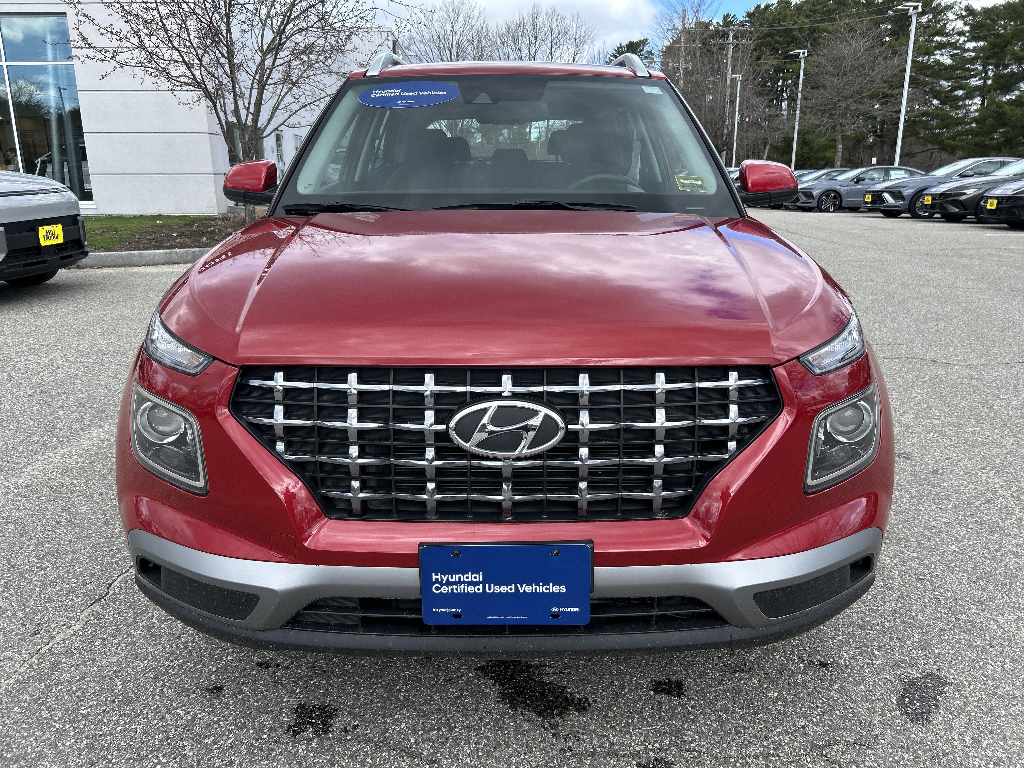 Used 2022 Hyundai Venue SEL image 2