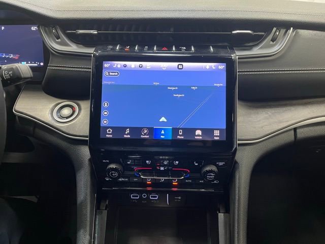 Used 2023 Jeep Grand Cherokee Limited w/ Luxury Tech Group II image 21