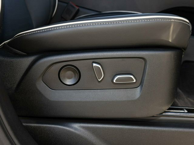 Used 2023 Cadillac Escalade ESV Premium Luxury image 80