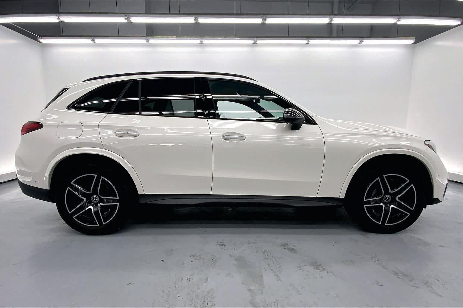 Used 2023 Mercedes-Benz GLC 300 4MATIC image 5