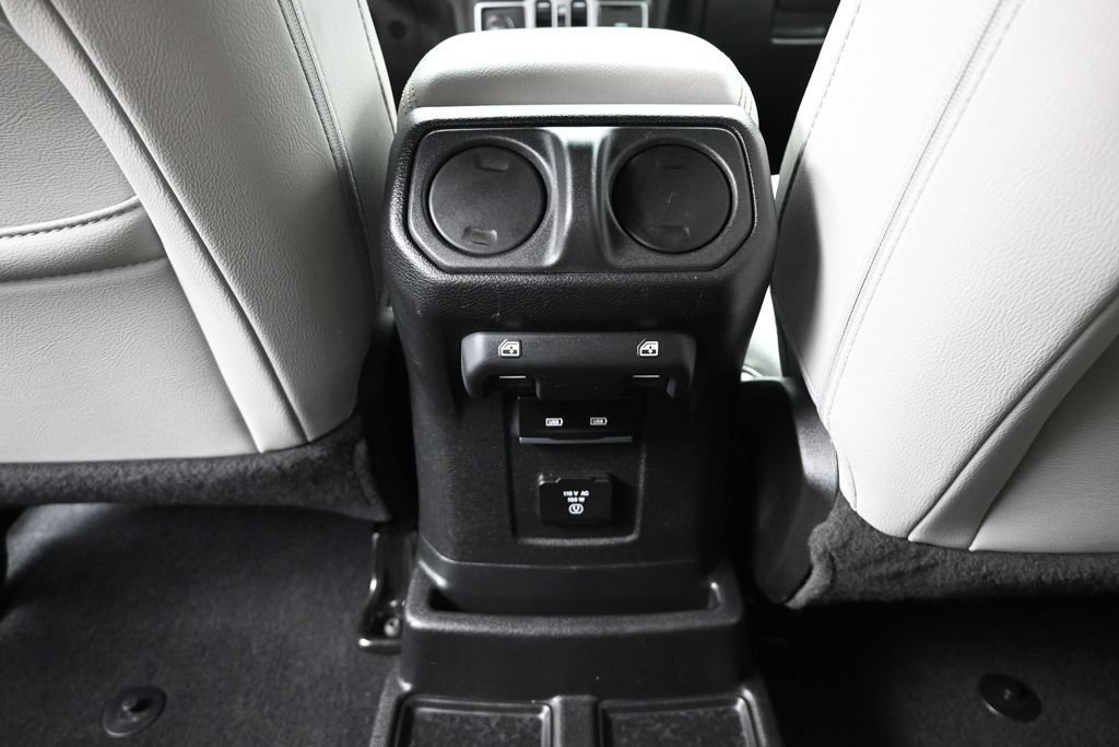 Used 2021 Jeep Wrangler Unlimited Sahara AWD/4WD image 14