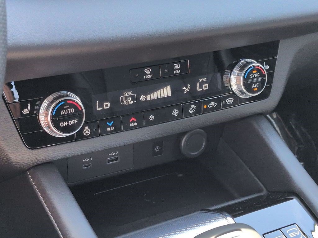 New 2026 Nissan Rogue Platinum AWD/4WD image 19