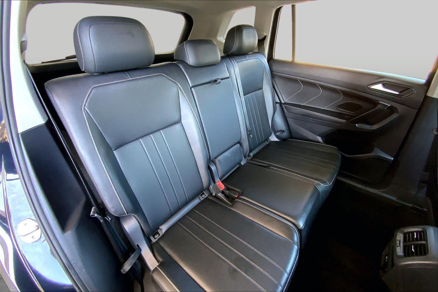 Used 2024 Volkswagen Tiguan SE AWD/4WD image 19