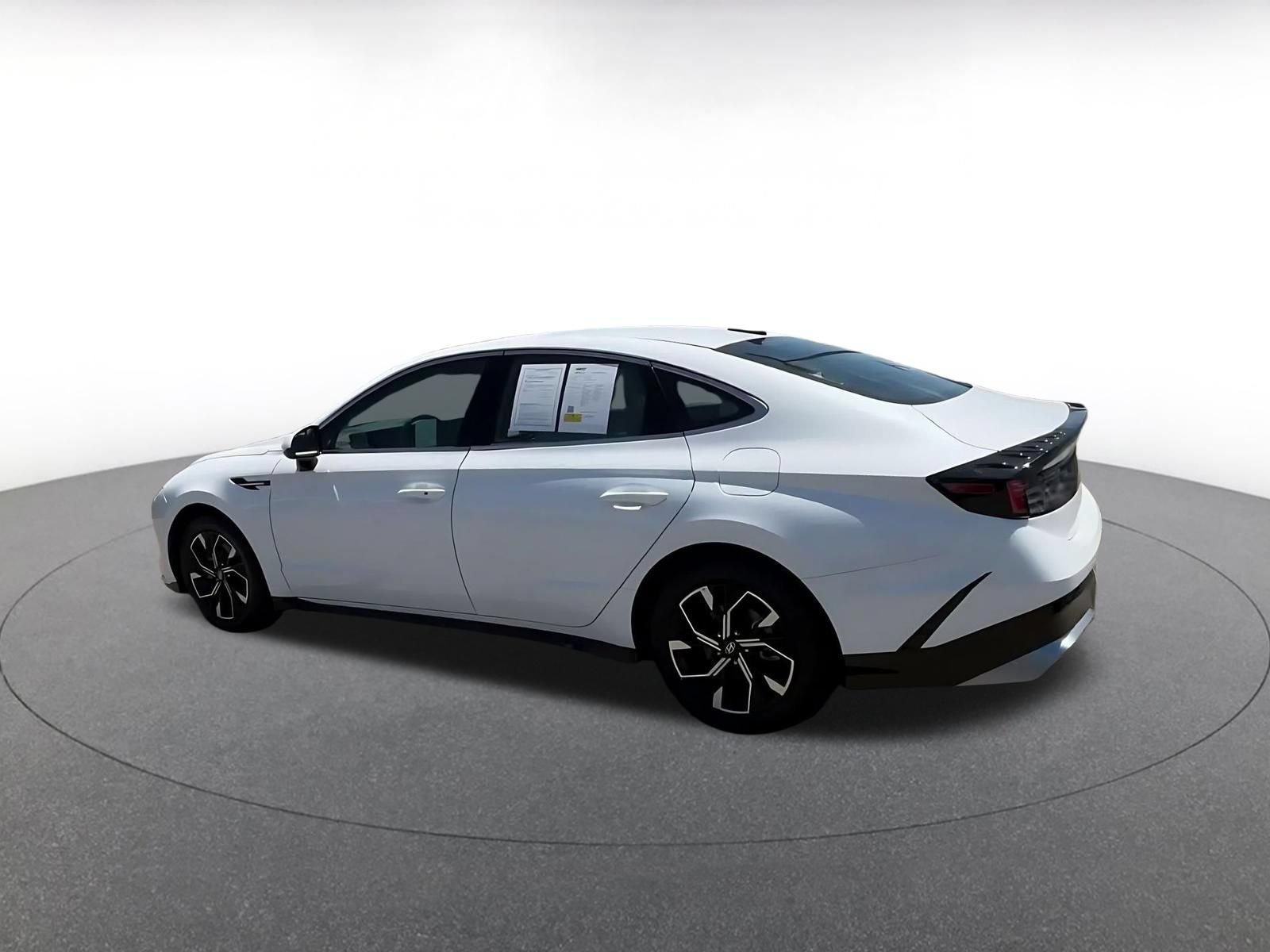 Used 2025 Hyundai Sonata SEL FWD image 11