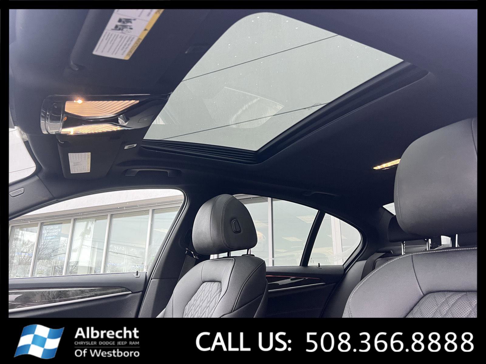 Used 2021 BMW 530i xDrive w/ Premium Package image 31