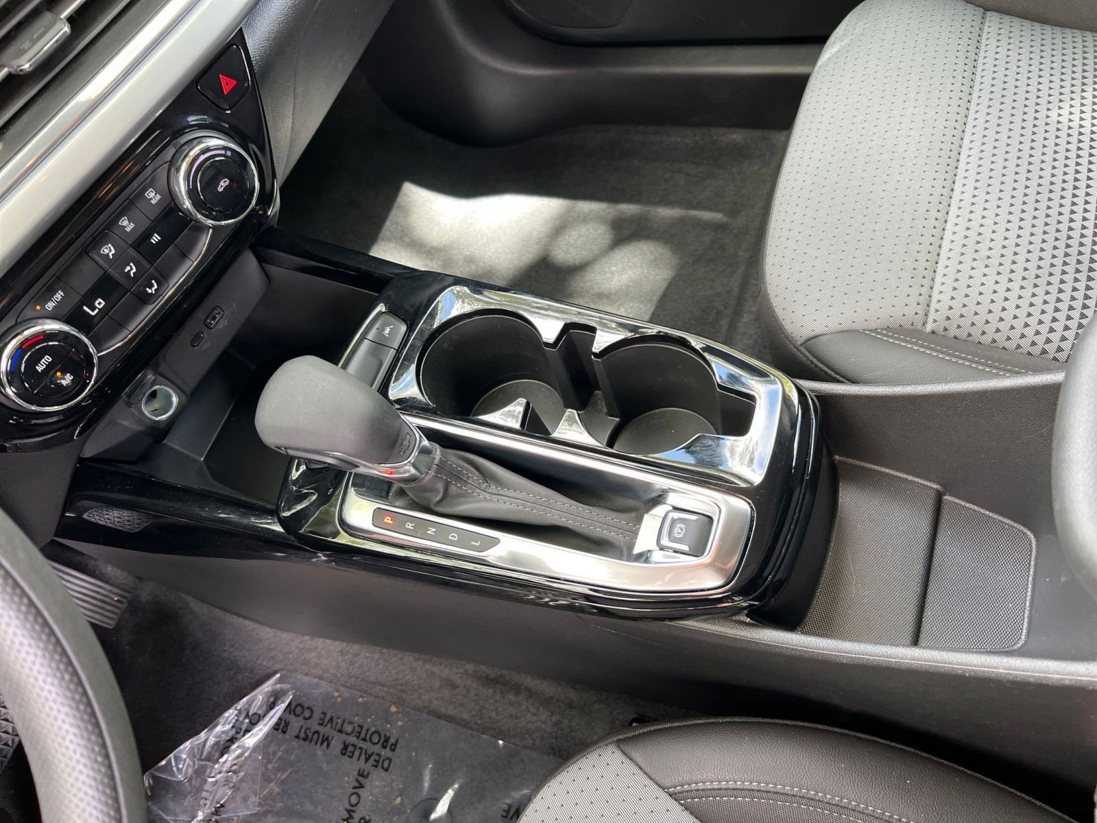 Used 2025 Chevrolet Trax LT image 37