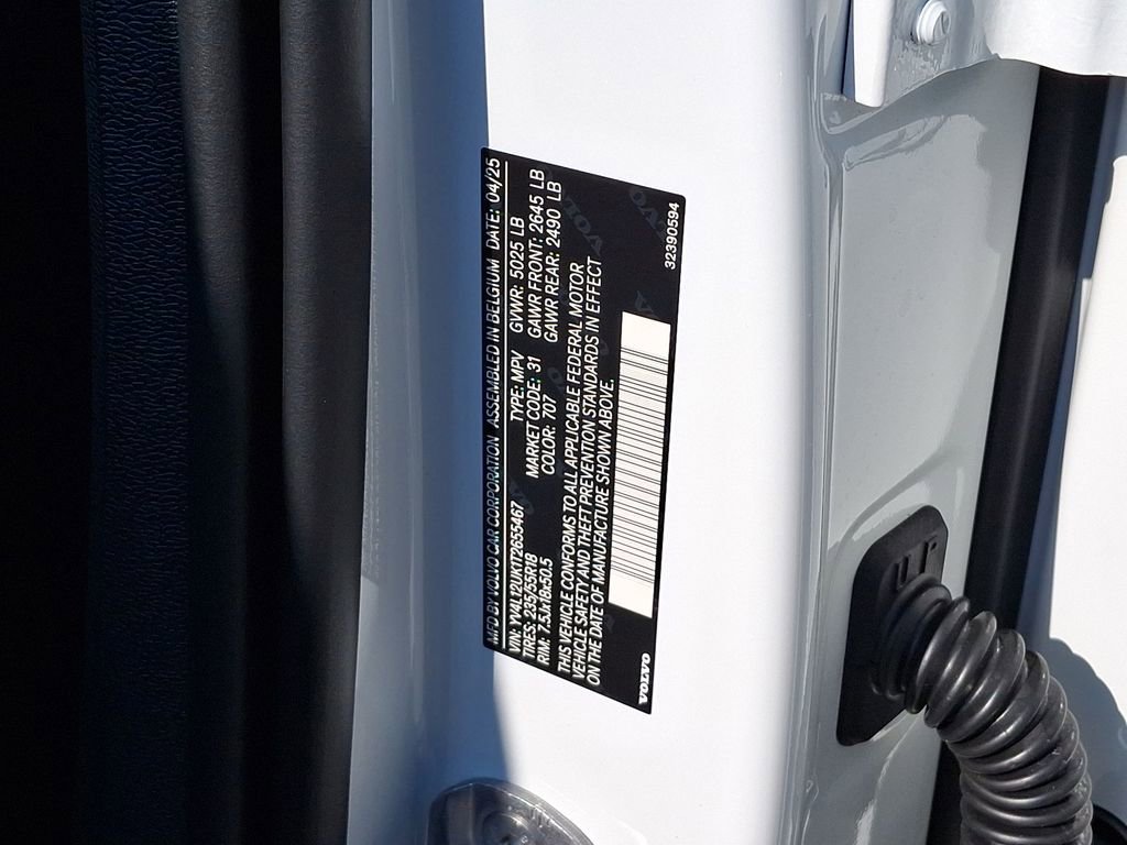 New 2026 Volvo XC40 B5 Core w/ Climate Package image 18