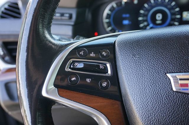 Used 2018 Cadillac Escalade Luxury AWD/4WD image 26