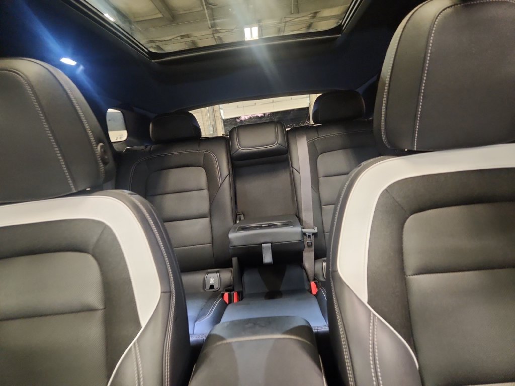 Used 2025 Chevrolet Blazer EV LT AWD/4WD image 37