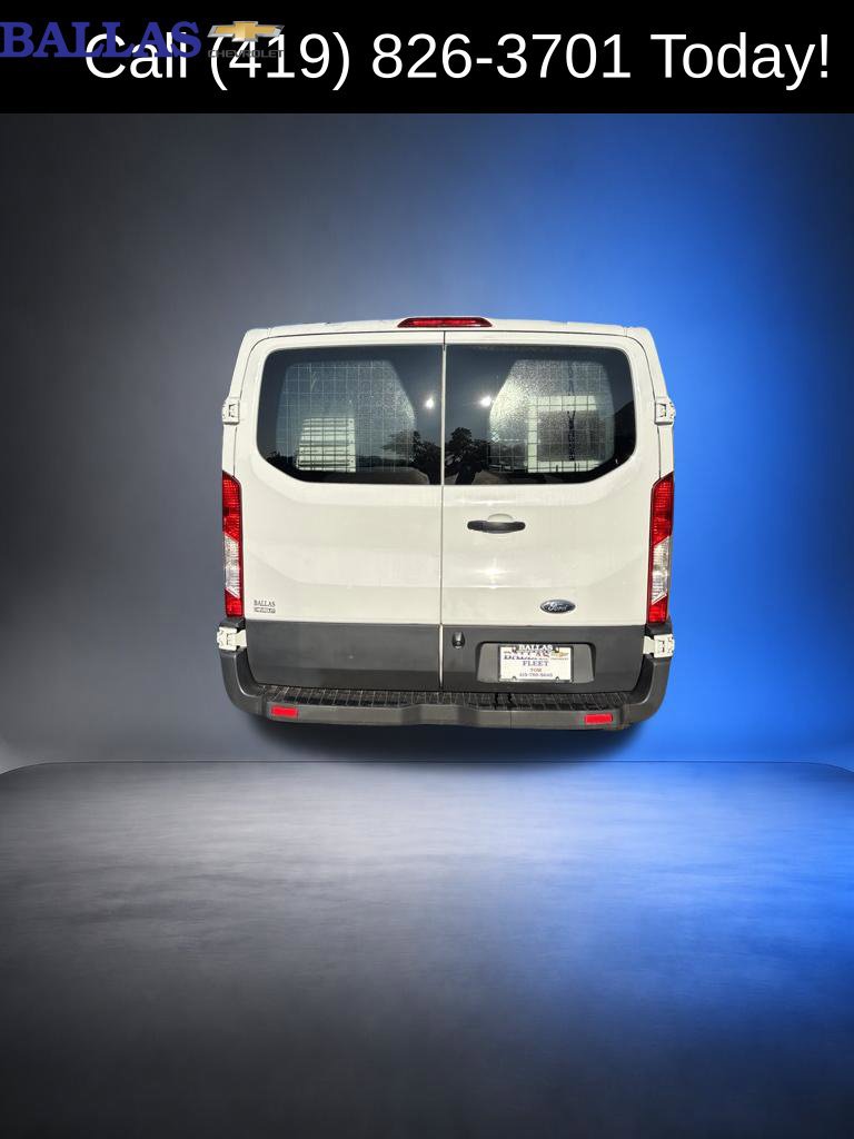 Used 2015 Ford Transit 150 130 Low Roof RWD image 4